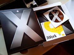 パッケージの中身。iWorkの体験版付属