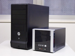 Mini-ITX用ケースとのツーショット