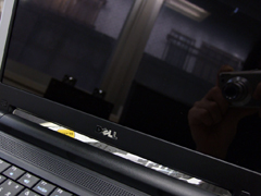 写り込みが激しい