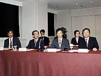 会場