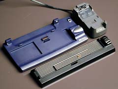 PCシンクロステーションと充電器
